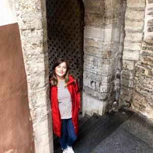 Meet your Posher, Alexandra